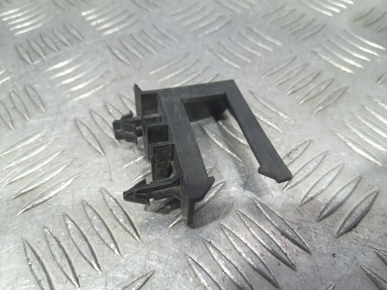 [Б/У] Кронштейн фишки вентилятора [Код: 00536315 ]