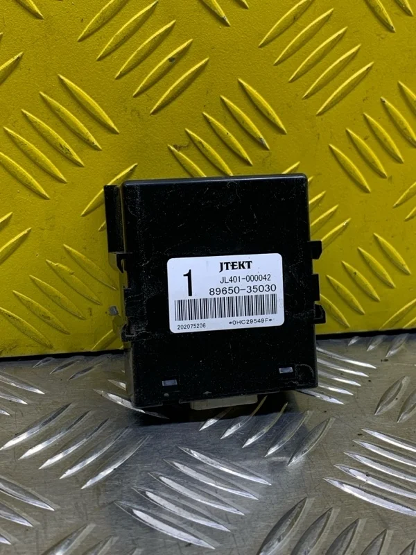 Блок электронный Toyota Land Cruiser Prado 150 (2009-2023) 2010 8965035030 4.0 I 1GRFE