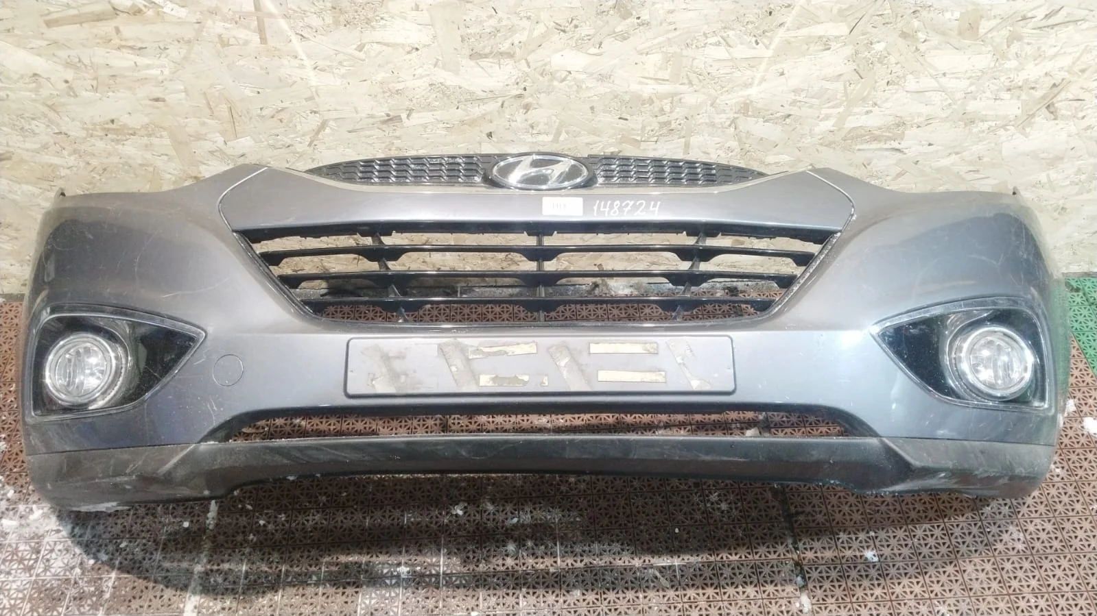 Бампер HYUNDAI IX35, TUCSON 2 2010- передний серебро б/у IX 35(2010-2015);TUCSON 2(2010-2015)