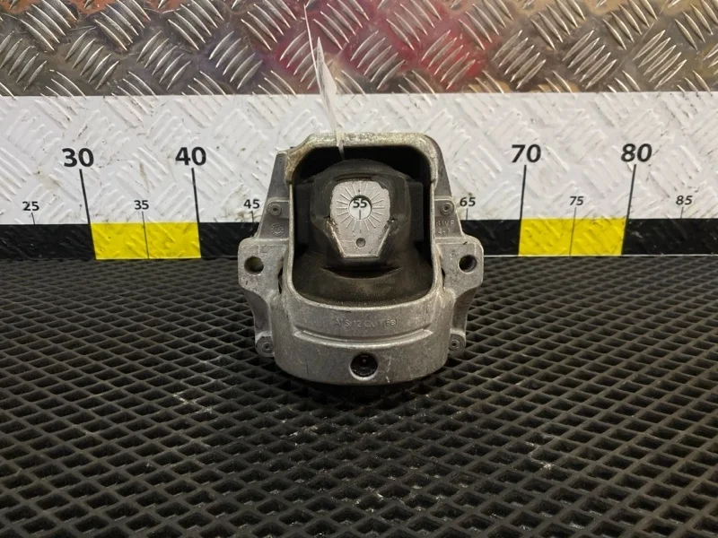 Подушка двигателя Audi A6 2011 8R0199381 C7 CHV 2.8