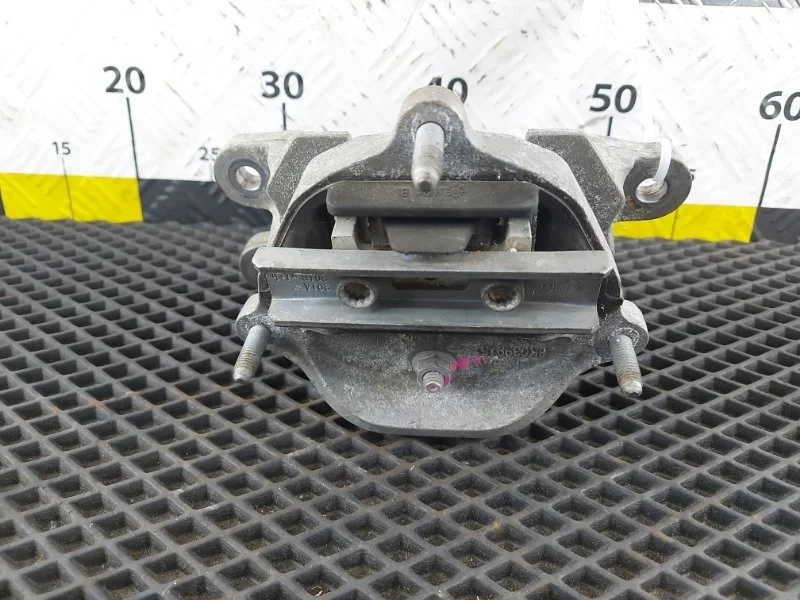 Подушка АКПП Audi A4 2009 8K0399151 B8 CDH 1.8T