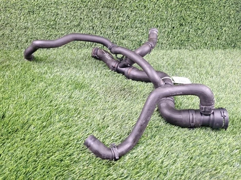 Патрубок охлаждения Volkswagen Passat 2007 06F122101A B6 BWA 2.0T