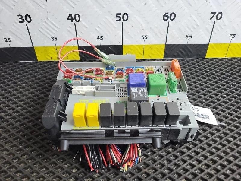 Блок предохранителей Opel Astra G 2003 24431677 F35 Z18XE