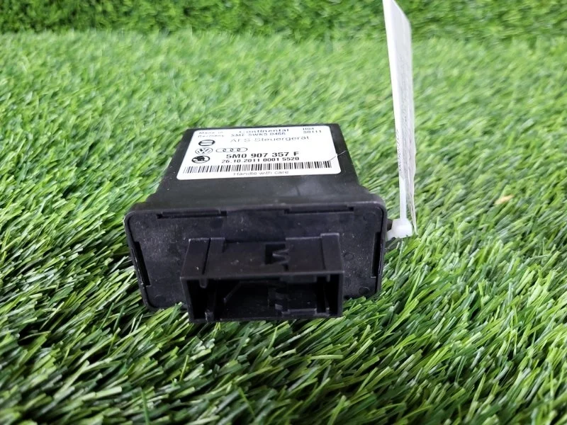 Блок управления светом Volkswagen Tiguan 2011 5M0907357F 5N CCZ 2.0T