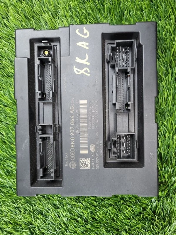Блок комфорта Audi A4 2009 8K0907064AG B8 CDH 1.8T