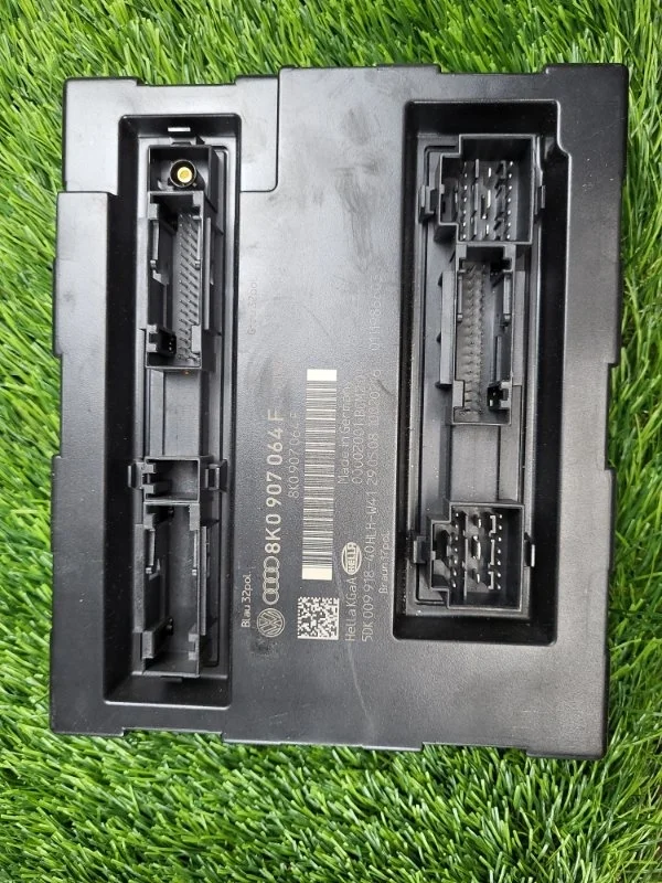 Блок комфорта Audi A4 2009 8K0907064F B8 CDH 1.8T