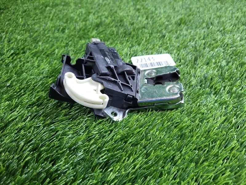 Замок багажника Audi A6 2005 4F5827505D C6 AUK 3.2