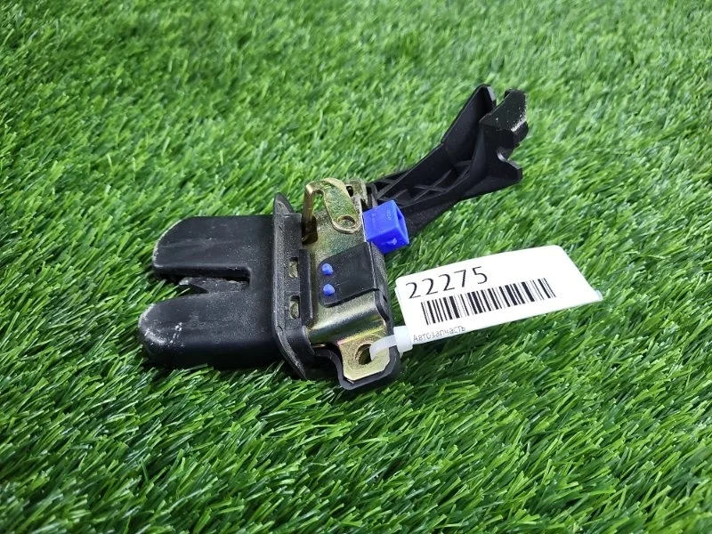 Замок багажника Audi A4 2004 8E5827505B B6 AMB 1.8T