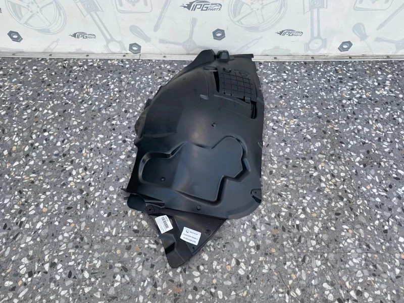 Подкрылок передний левый передняя часть Mercedes-benz GLC X253