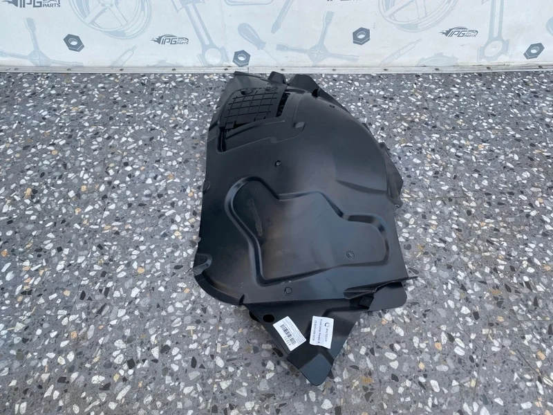 Подкрылок передний правый передняя часть Mercedes-benz GLC X253