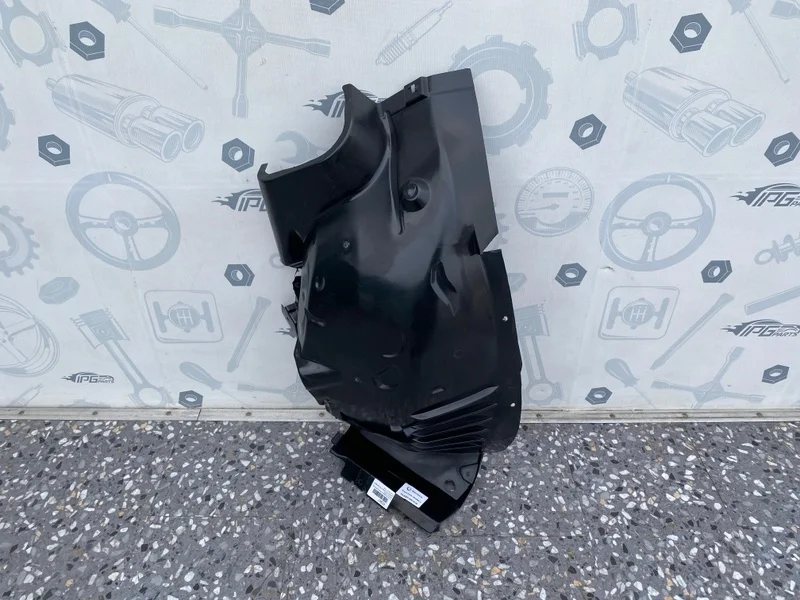 Подкрылок передний левый передняя часть Mercedes-benz W204