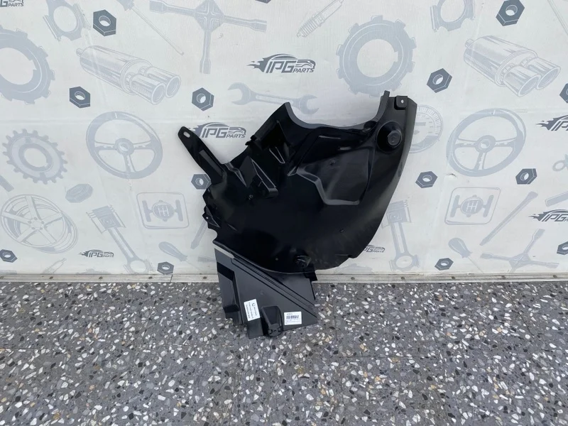 Подкрылок передний правый задняя часть Mercedes-benz W204