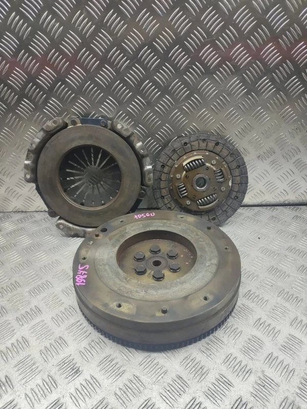 Маховик Mitsubishi L200 Pajero Sport 1120A130 4D56U