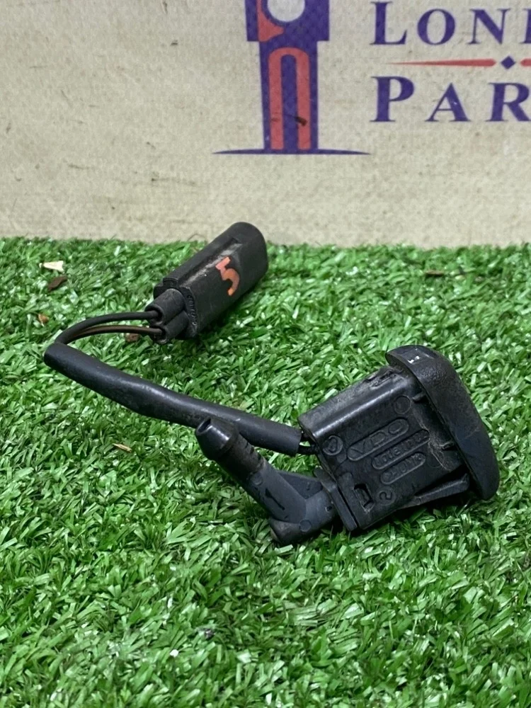 Форсунка омывателя BMW X5 E53