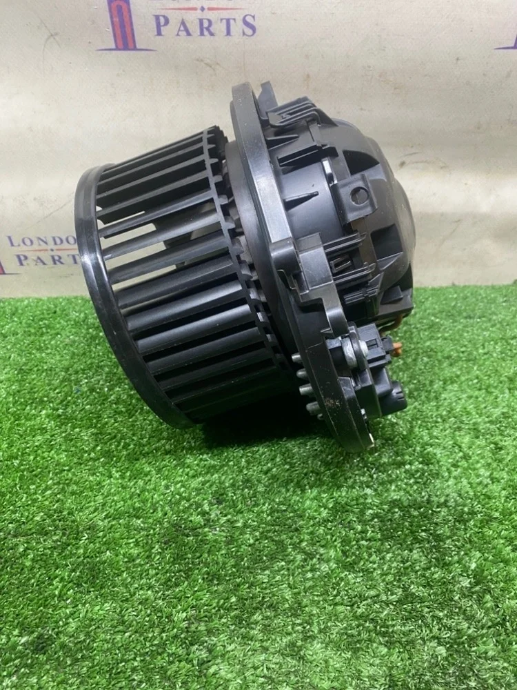 Моторчик печки BMW F32