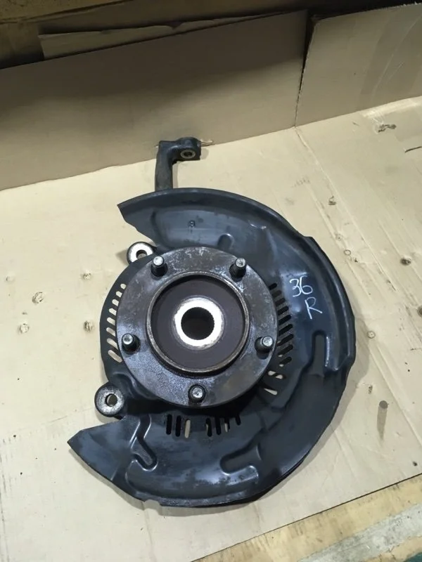 Кулак поворотный передний правый Lexus Lx570 2017 4321160230 URJ202 3UR-FE 5.7, передний правый