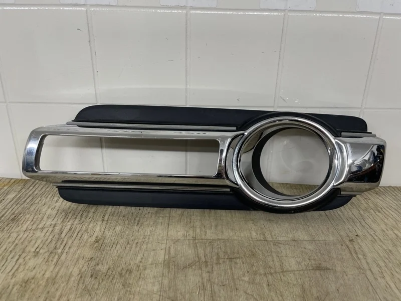 ОКАНТОВКА ПТФ MITSUBISHI PAJERO 4 2014 2015 2016 2017 2018 2019 2020 2021 2022 2023 6400G121 V87W 4M41, передняя левая