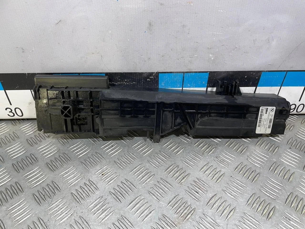 [Б/У] Кронштейн радиатора левый BMW [Код: 00540087 ]