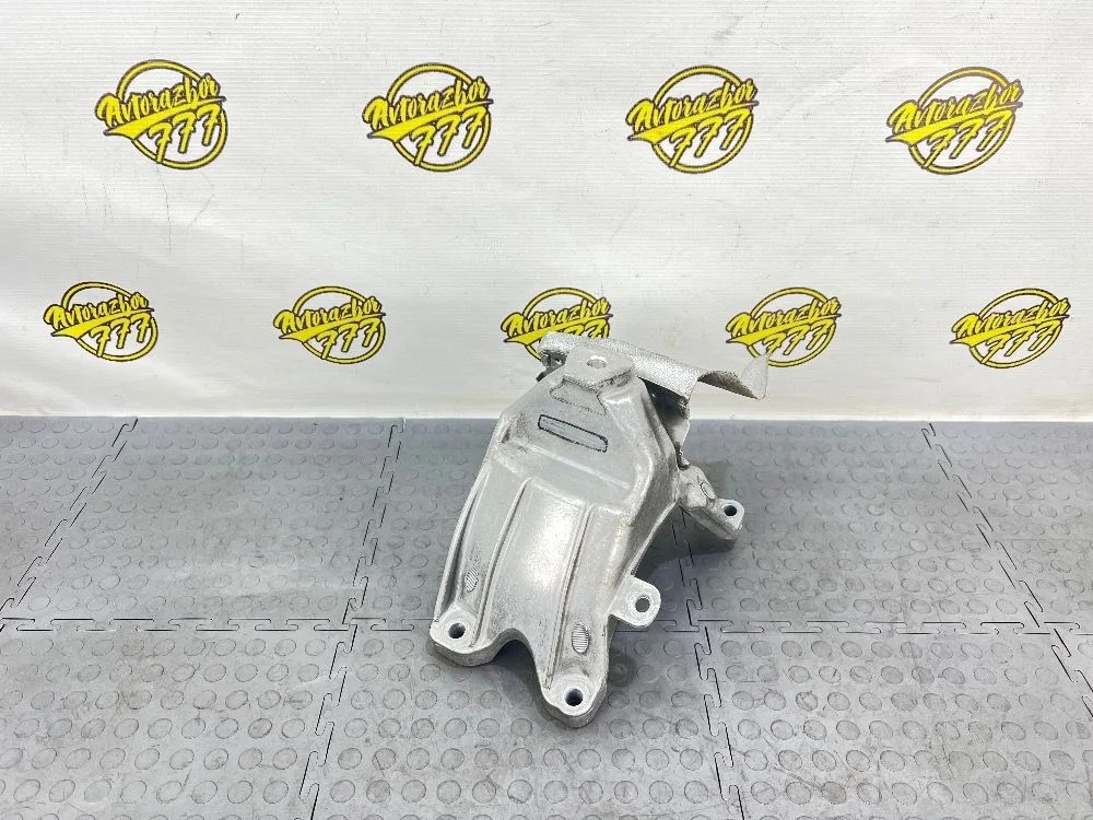 Кронштейн двигателя Audi A4 B8 рестайлинг (2011—2015)