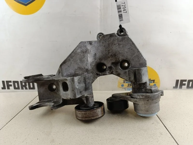 Кронштейн генератора Kia Sorento 2010 XM