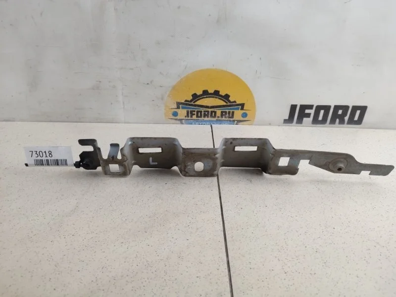 Кронштейн крыла Peugeot 308 2012 T7