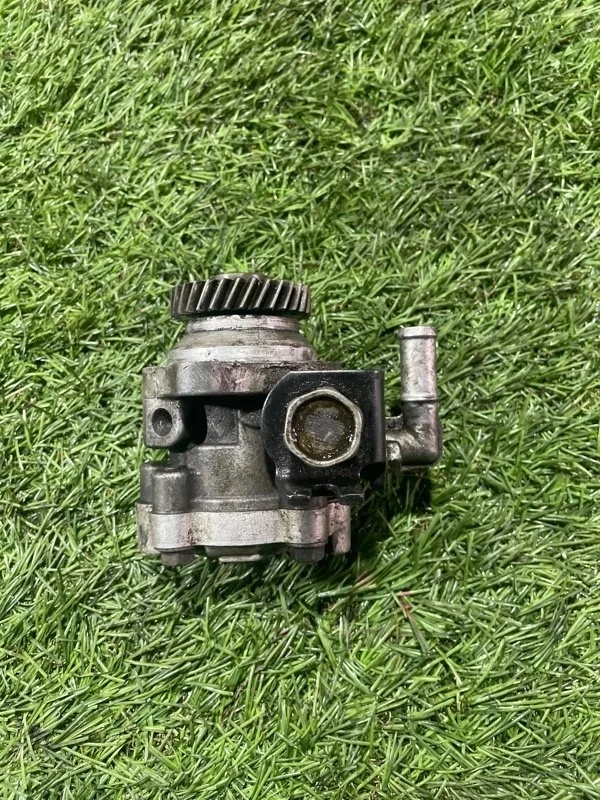 Насос гидроусилителя руля Nissan Patrol 1990-2002, 1997- Y61