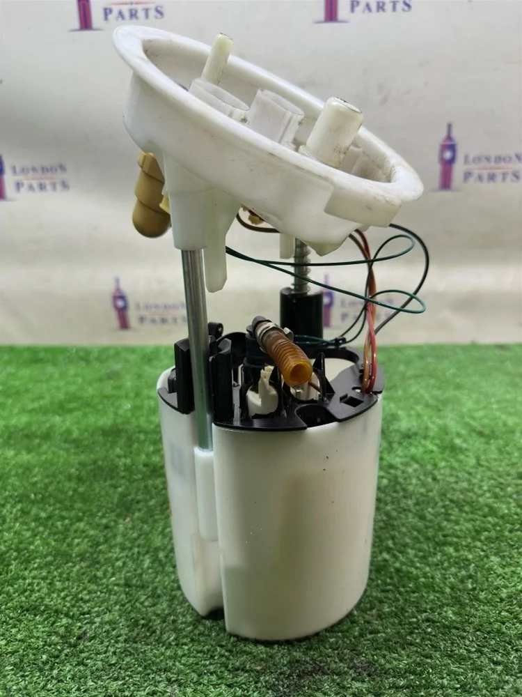 Топливный насос датчиком уровня BMW 335iX E92