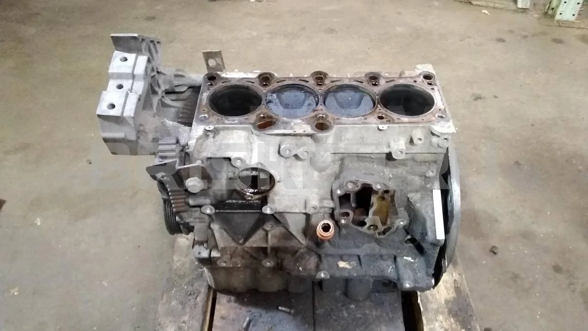 Блок цилиндров Фольксваген Пассат Б6