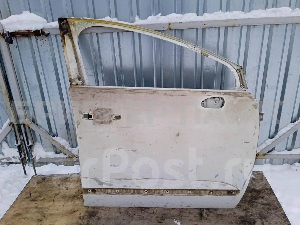 Дверь передняя правая Пежо 3008 1