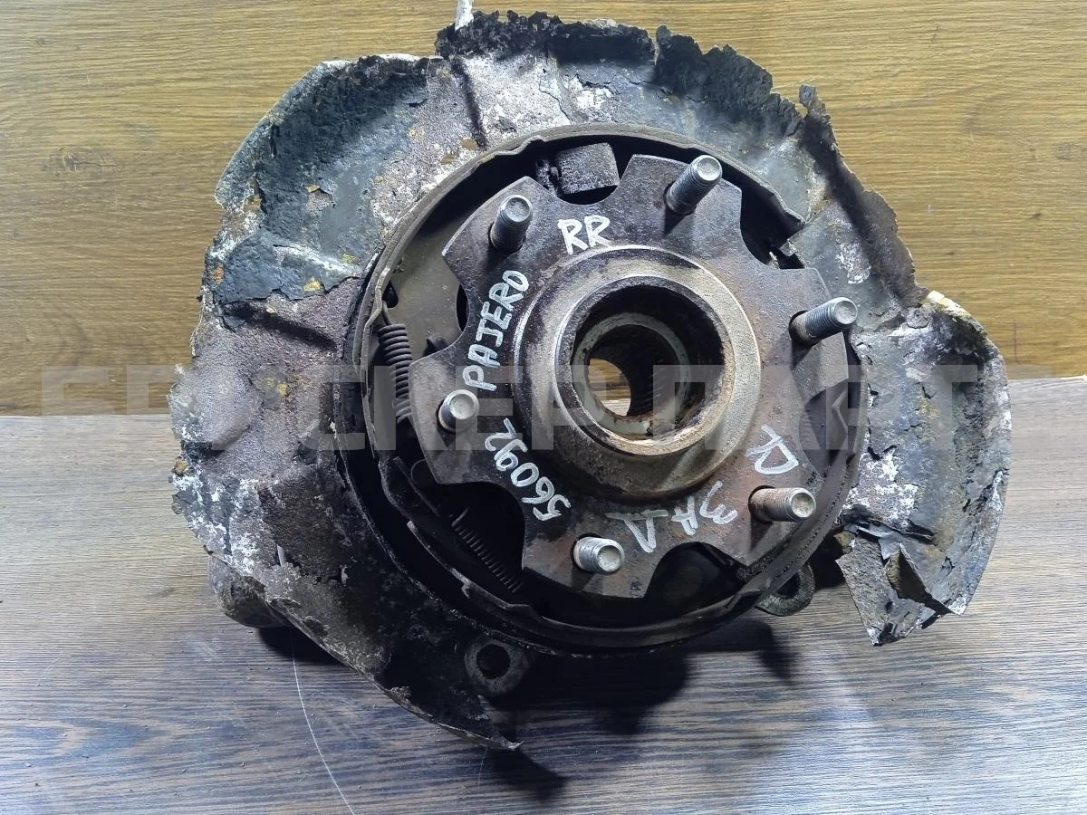 Кулак задний правый Митсубиси Паджеро/Монтеро 4 (V90/V80)