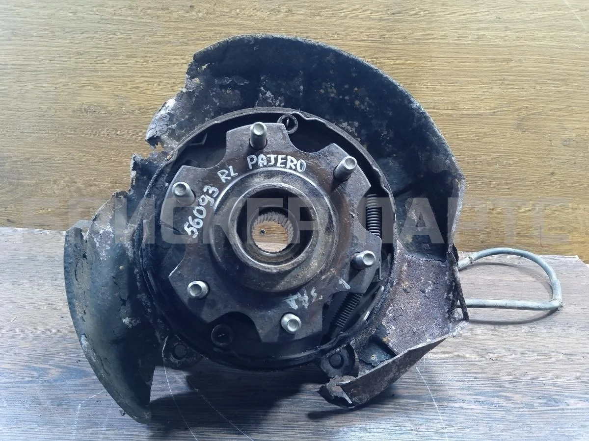 Кулак задний левый Митсубиси Паджеро/Монтеро 4 (V90/V80)