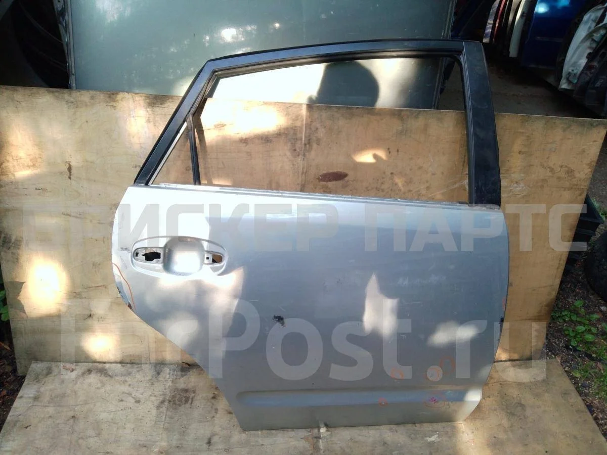 Дверь задняя правая Тойота Приус 2  (XW20)