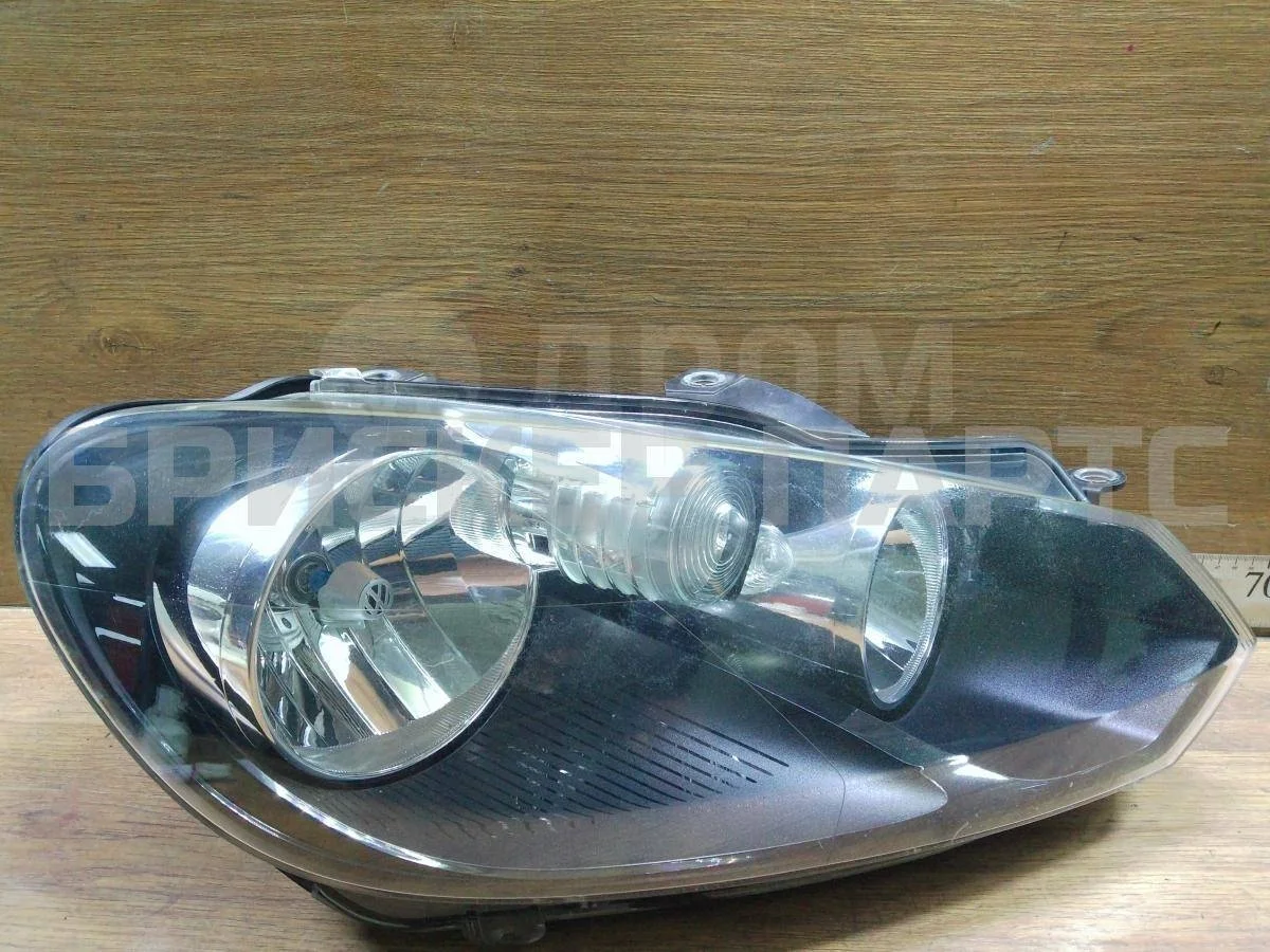 Фара правая Фольксваген Гольф Mk6