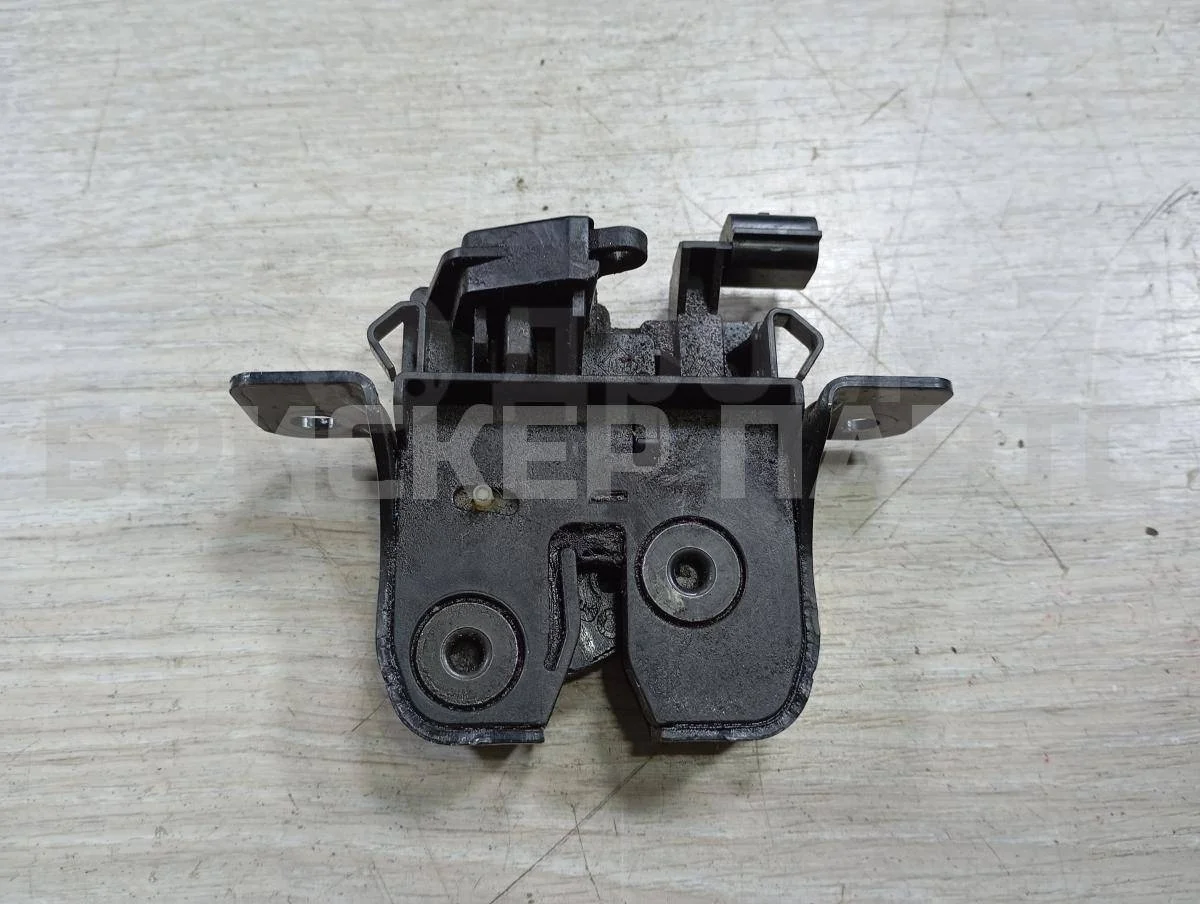 Замок багажника Рено Дастер 1  HS