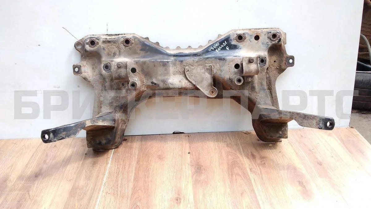 Подрамник передний Форд Фокус 1  рестайлинг