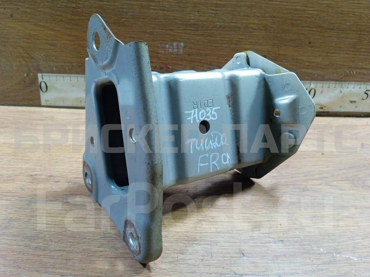 Кронштейн усилителя Ниссан Тиида 1  C11