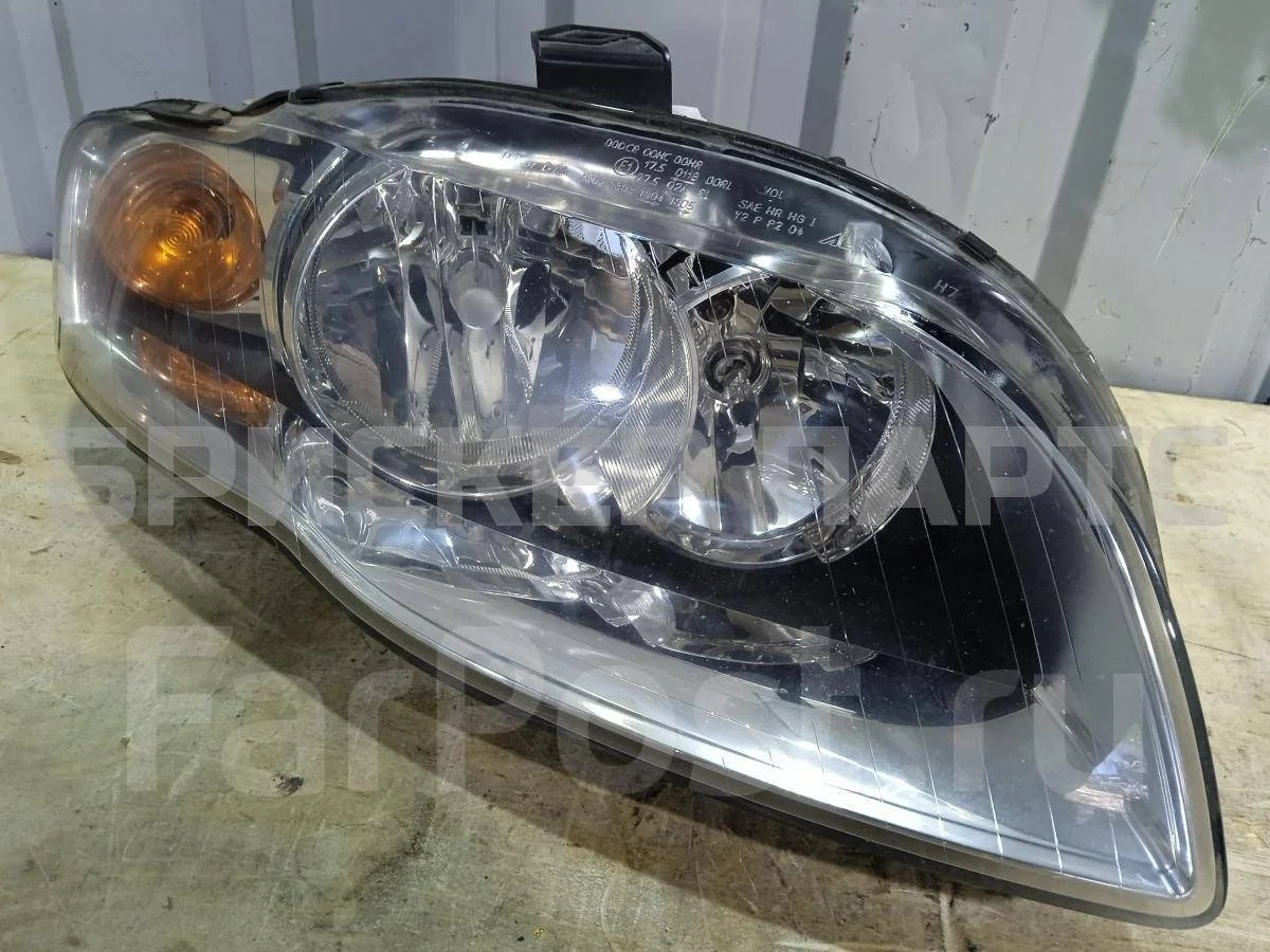 Фара правая Ауди А4 Б7