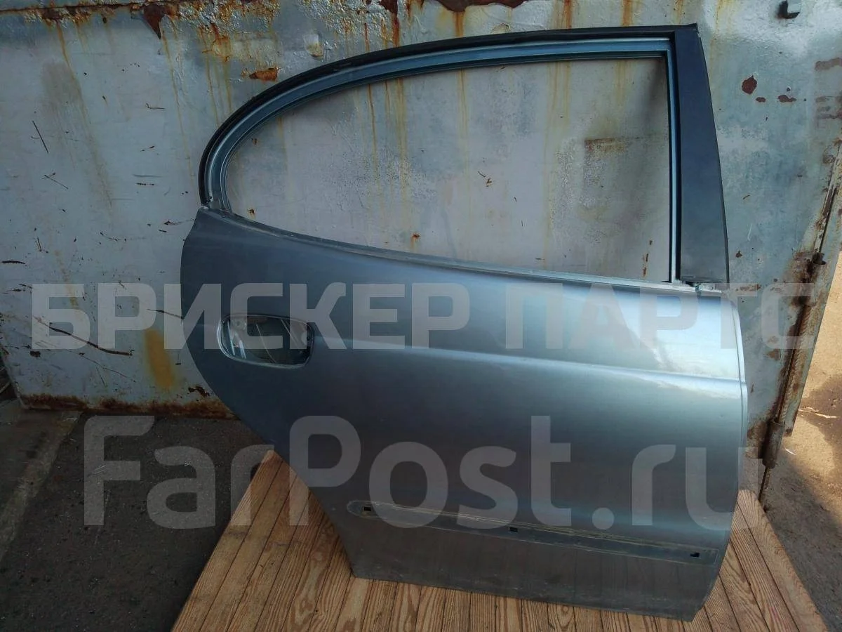 Дверь задняя правая Дэу Леганза 1  V100