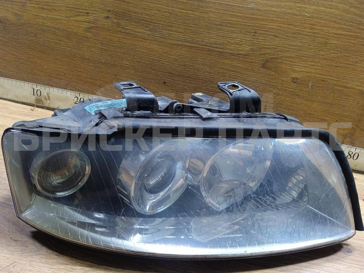 Фара правая Ауди А4 Б6 (8EC, 8E5)