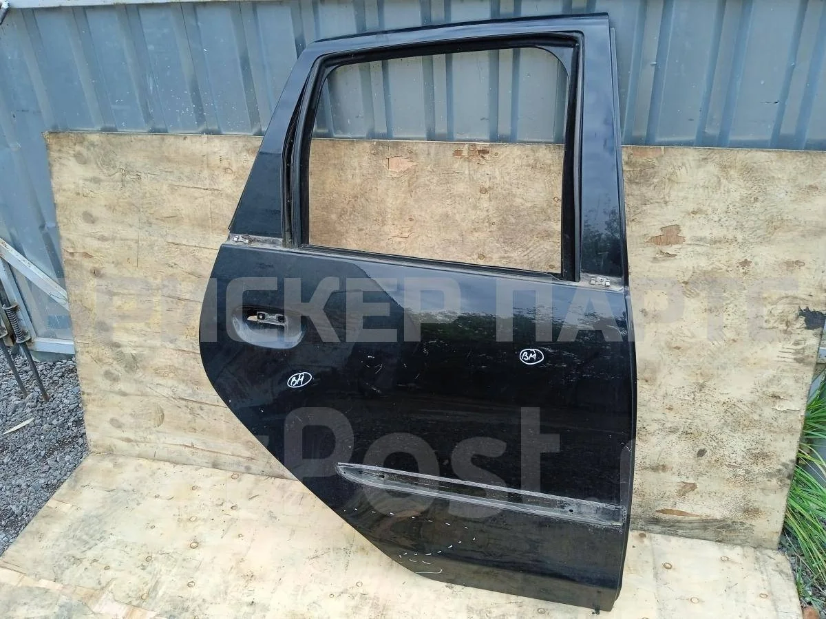 Дверь задняя правая Митсубиси Кольт 6  Z30