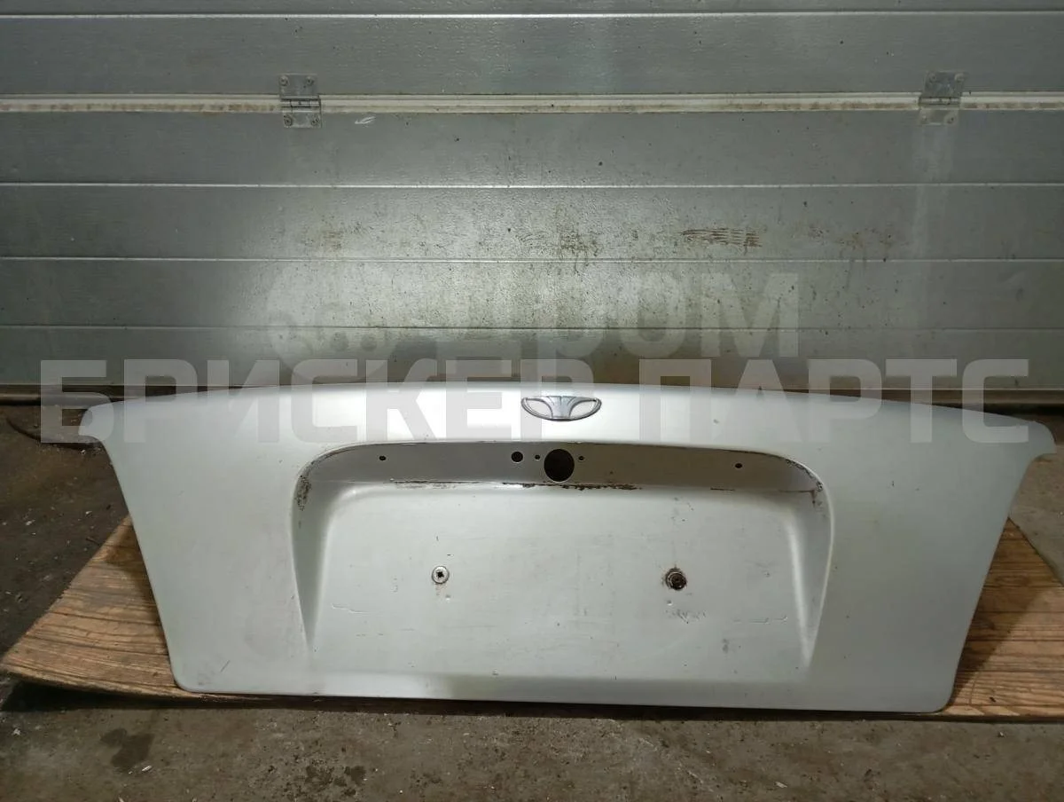 Крышка багажника Дэу Леганза 1  V100