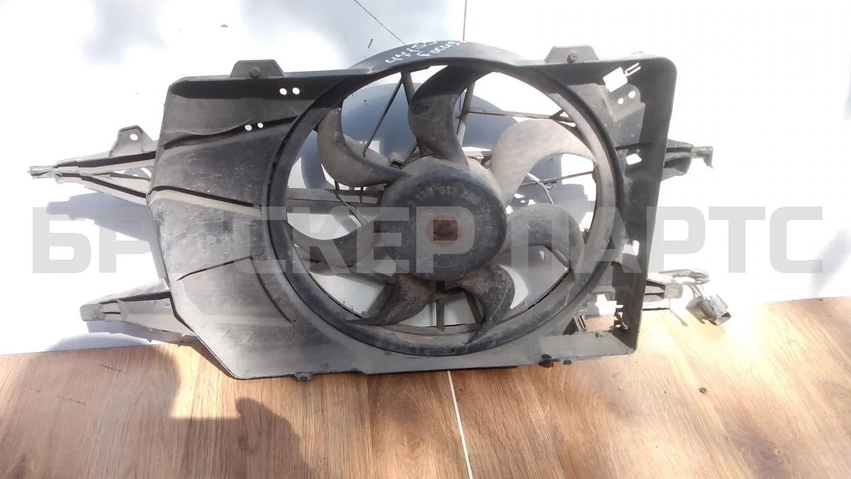 Вентилятор охлаждения Форд Фокус 1  рестайлинг