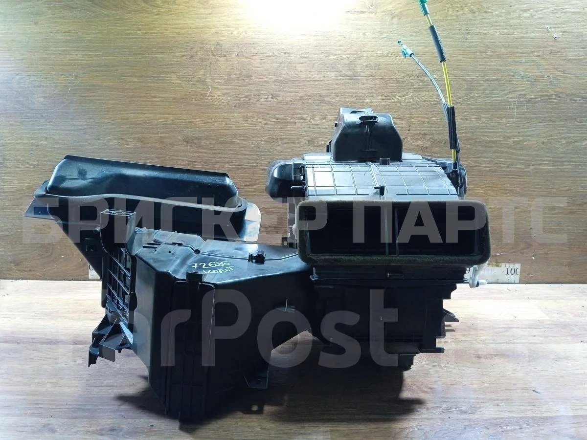 Корпус отопителя Митсубиси Кольт 6  Z30