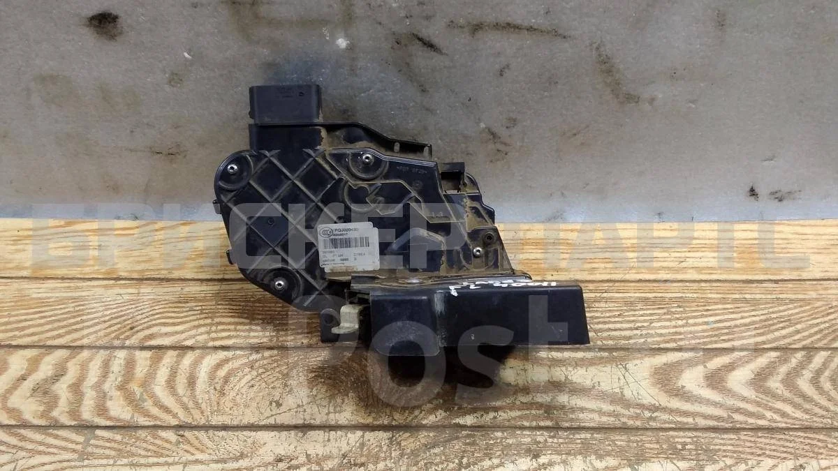 Замок водительской двери Ленд Ровер Дискавери 3