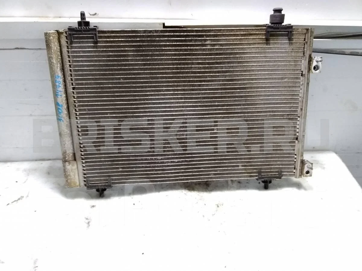 Радиатор кондиц. Пежо 3008 1