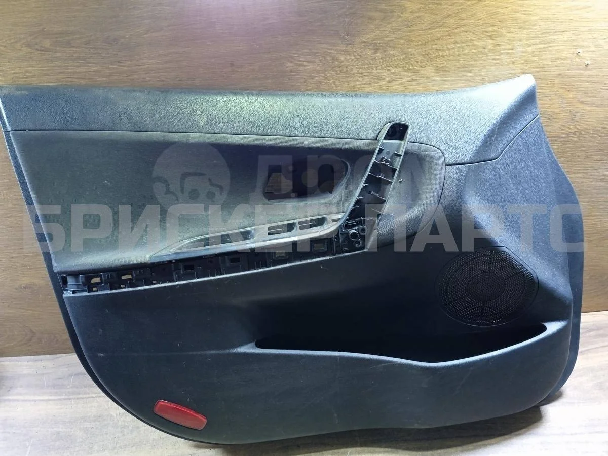 Обшивка двери передняя левая Киа Сид 2  JD