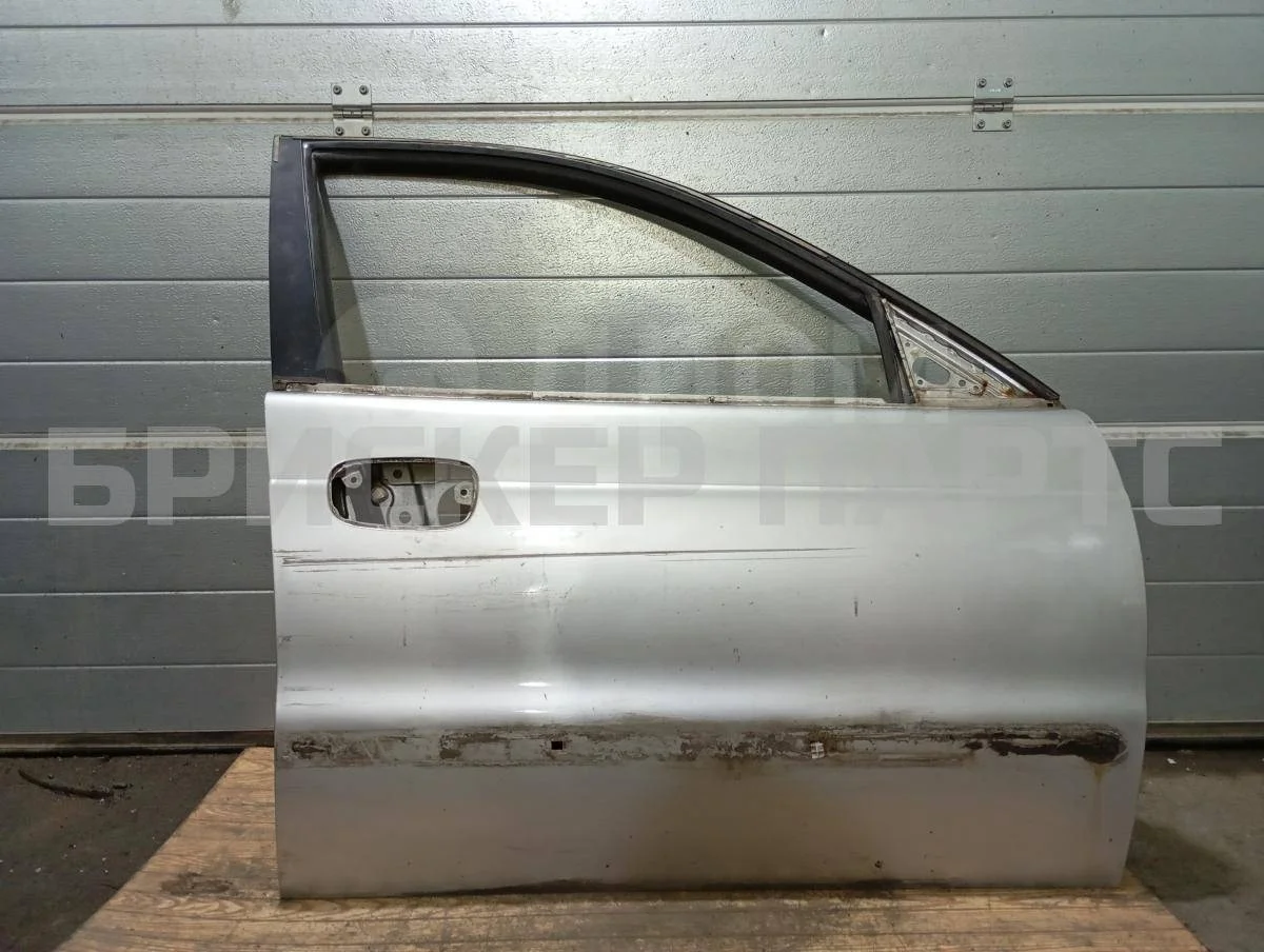 Дверь передняя правая Дэу Леганза 1  V100
