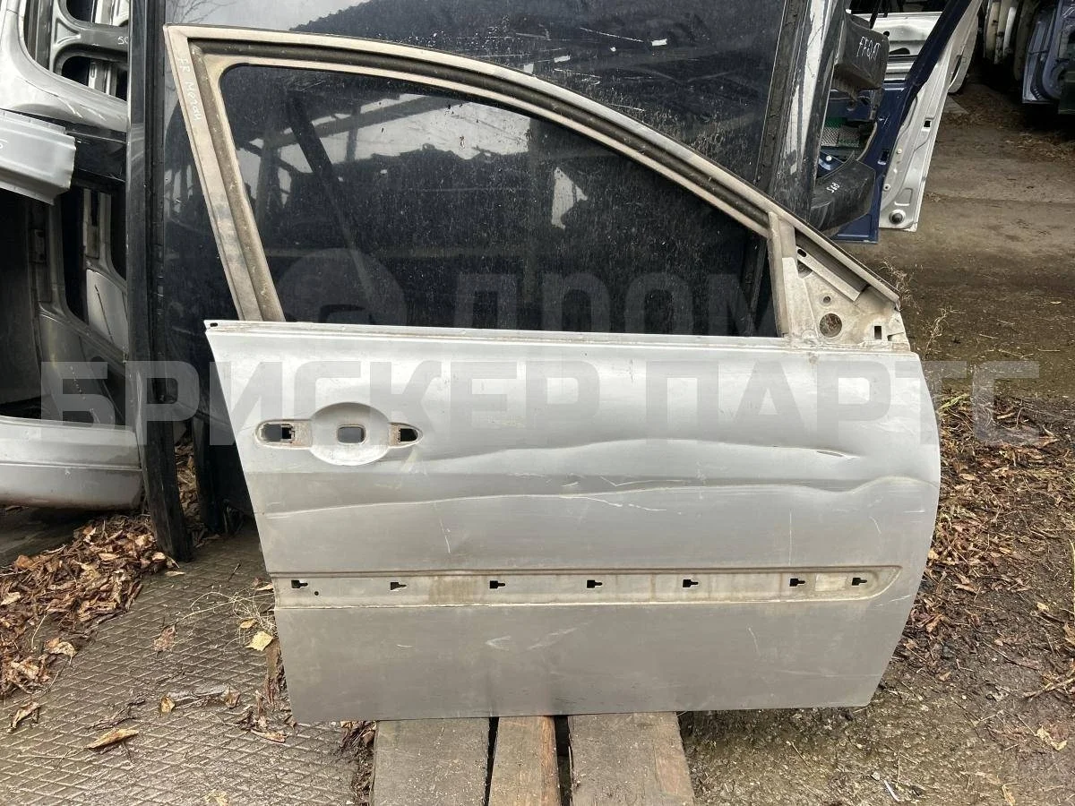Дверь передняя правая Рено Меган 2  LM05, KM, BM