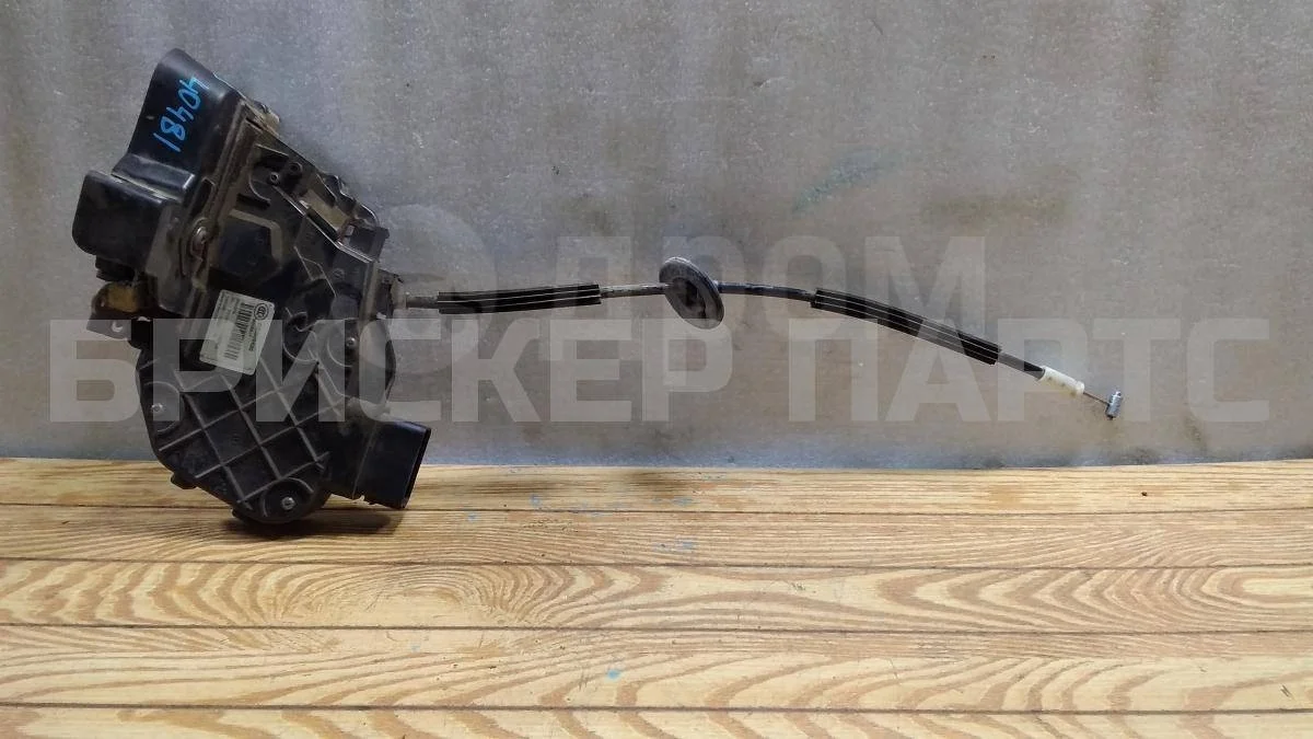 Замок передней правой двери Ленд Ровер Дискавери 3