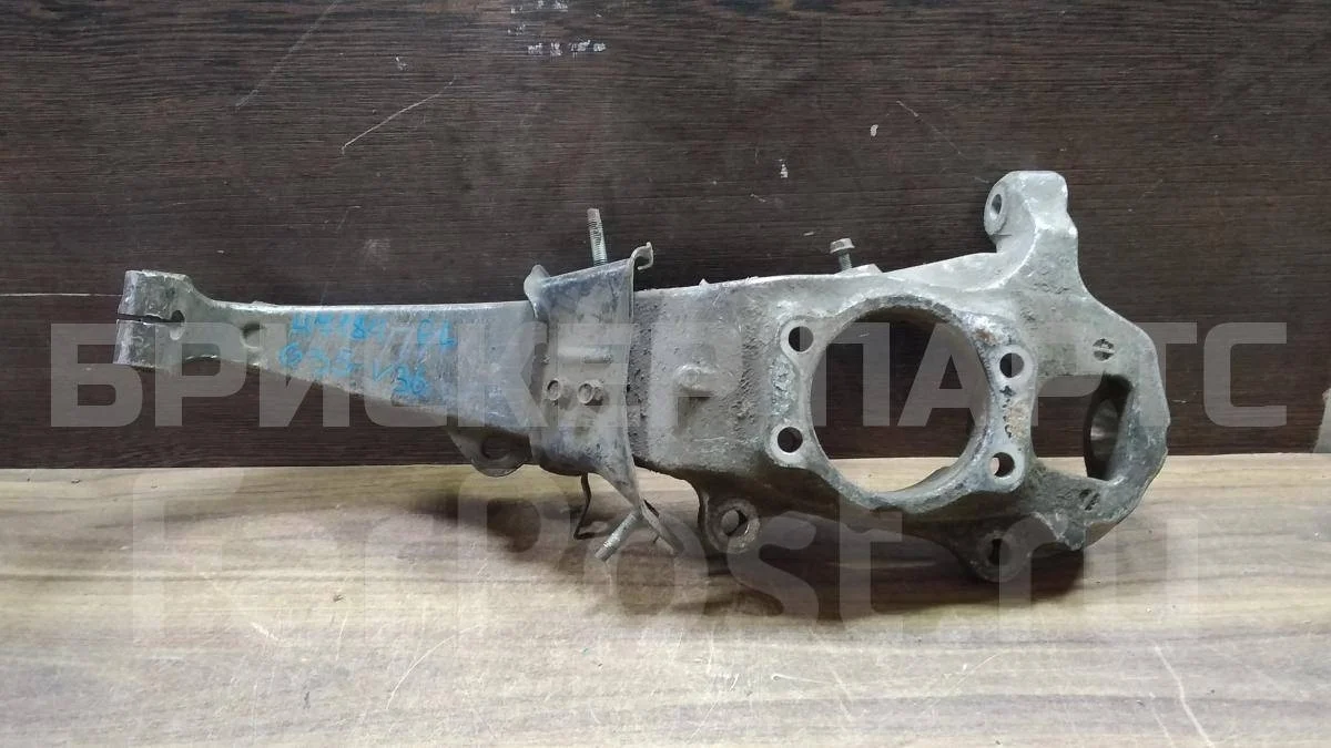 Кулак поворотный лев Инфинити G 4  V36